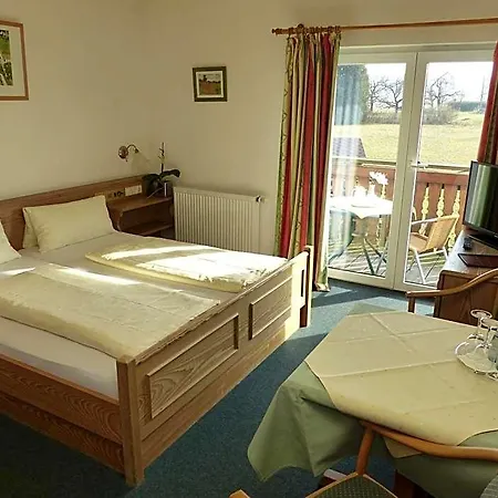 Gruener Baum Hotel 3*